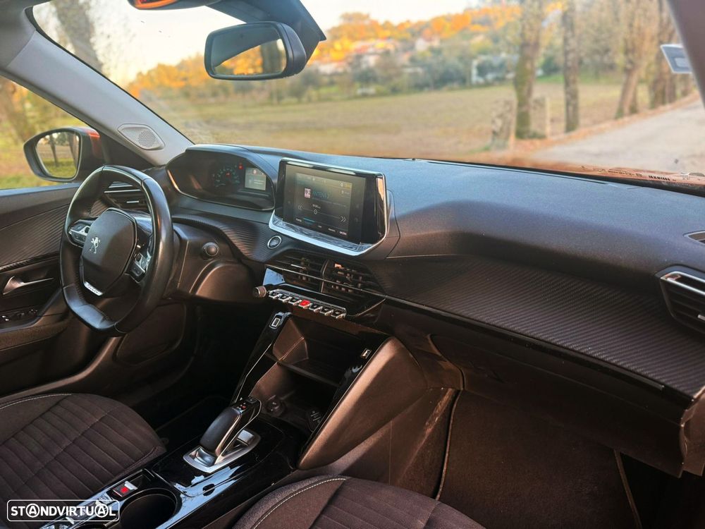 Peugeot e-2008 Style - 11