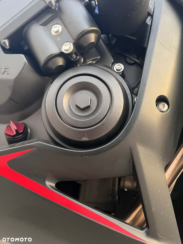 Honda CBR - 15