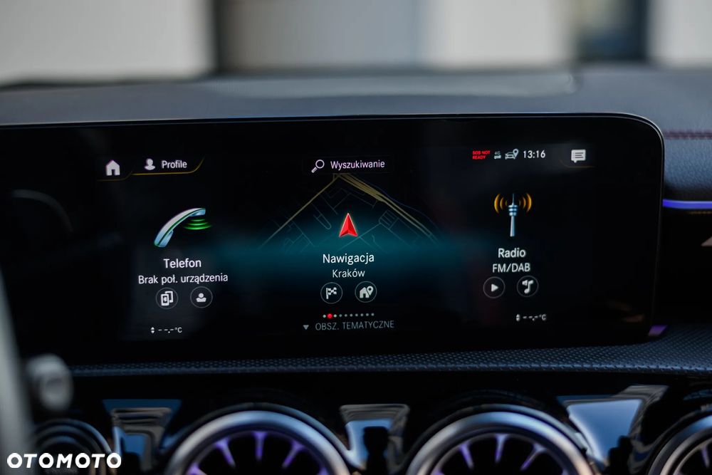 Mercedes-Benz CLA - 24