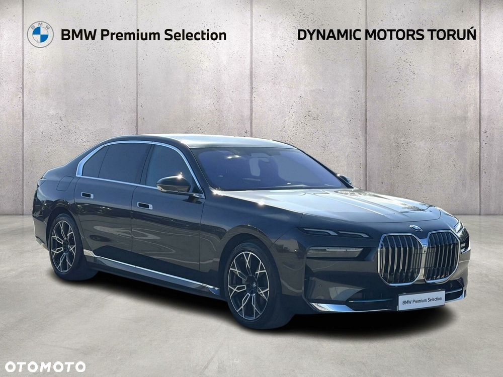 BMW i7 - 11