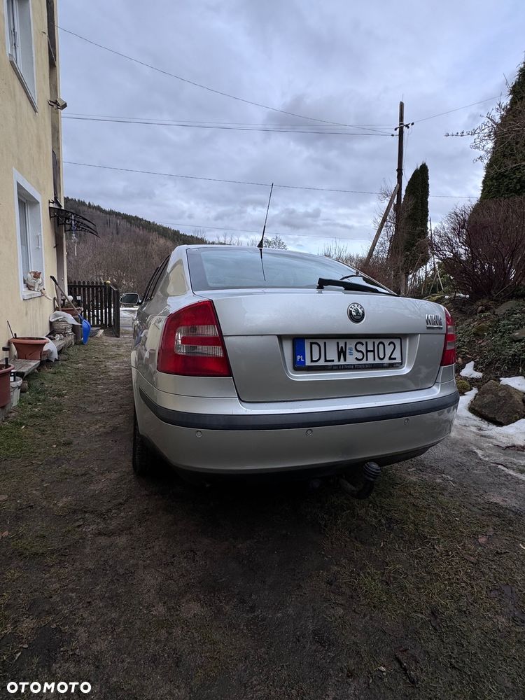 Skoda Octavia 2.0 FSI Ambiente Tiptr - 6
