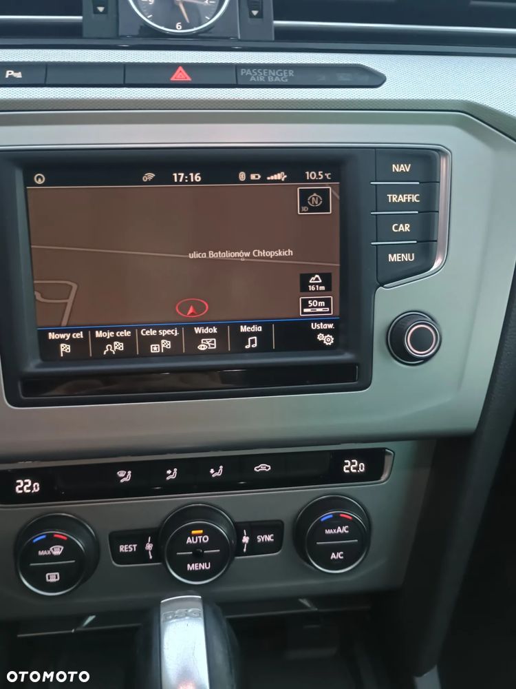 Volkswagen Passat 1.6 TDI SCR DSG Business - 24