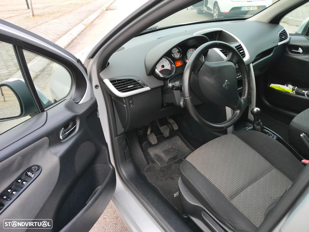 Peugeot 207 SW 1.4 Sport - 21