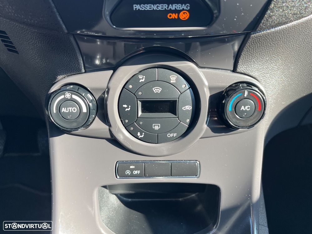 Ford Fiesta 1.0 EcoBoost S&S TITANIUM - 13
