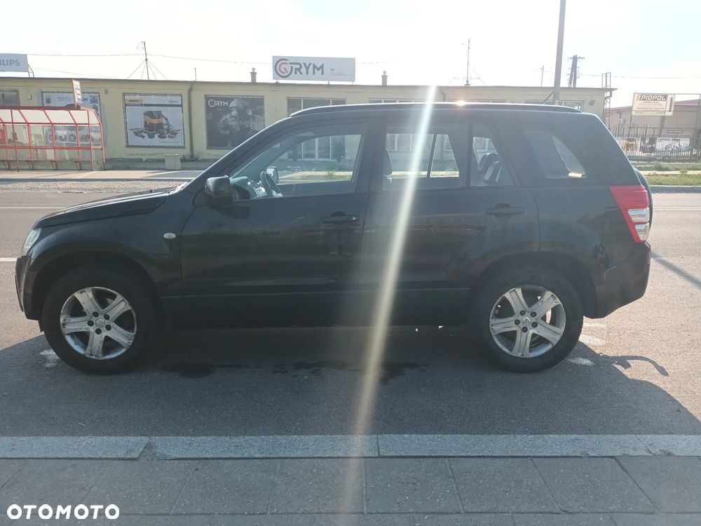 Suzuki Grand Vitara 2.0 - 10