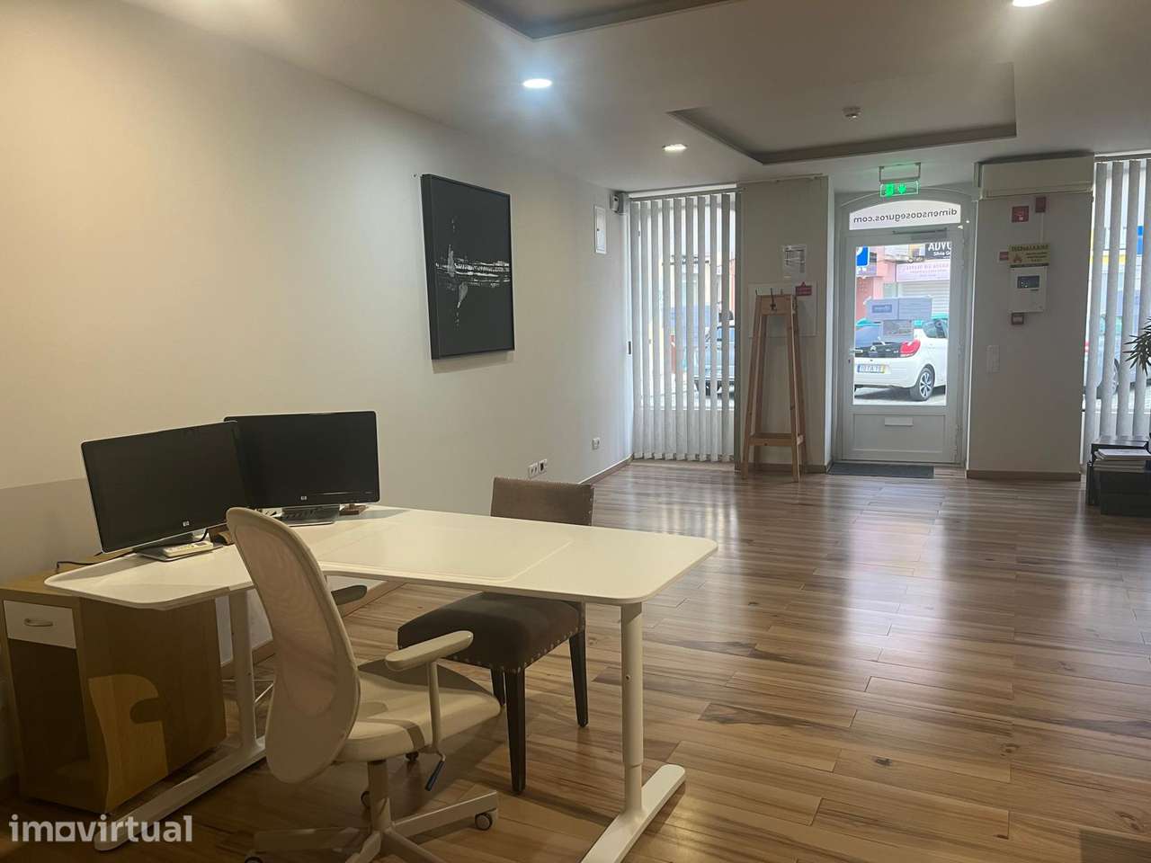 Prédio- 3 pisos de comercio/serviços e habitação - Centro Setúbal - Grande imagem: 3/23