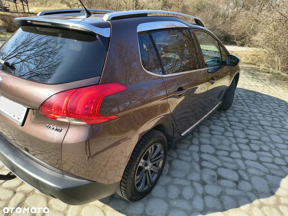 Peugeot 2008 1.6 e-HDi Allure S&S - 4