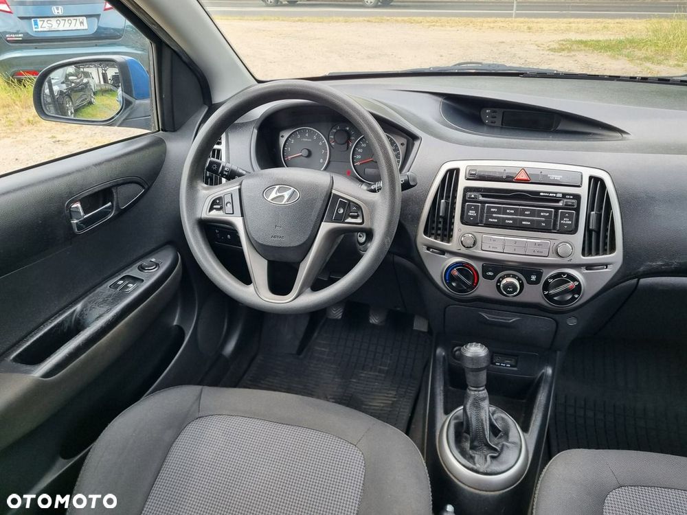 Hyundai i20 - 16