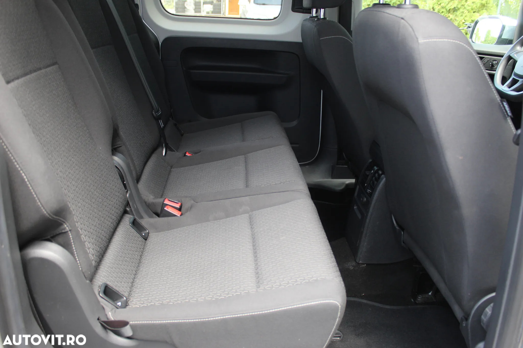 Volkswagen Caddy Combi - 13