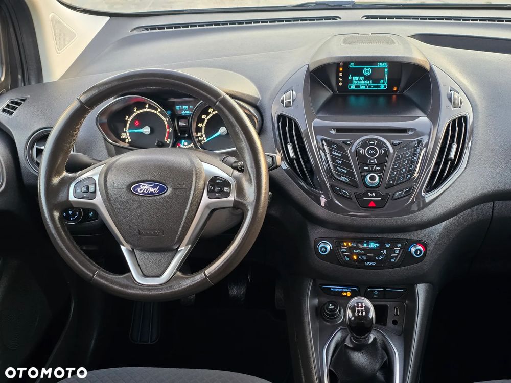 Ford Tourneo Courier 1.0 EcoBoost Titanium - 8