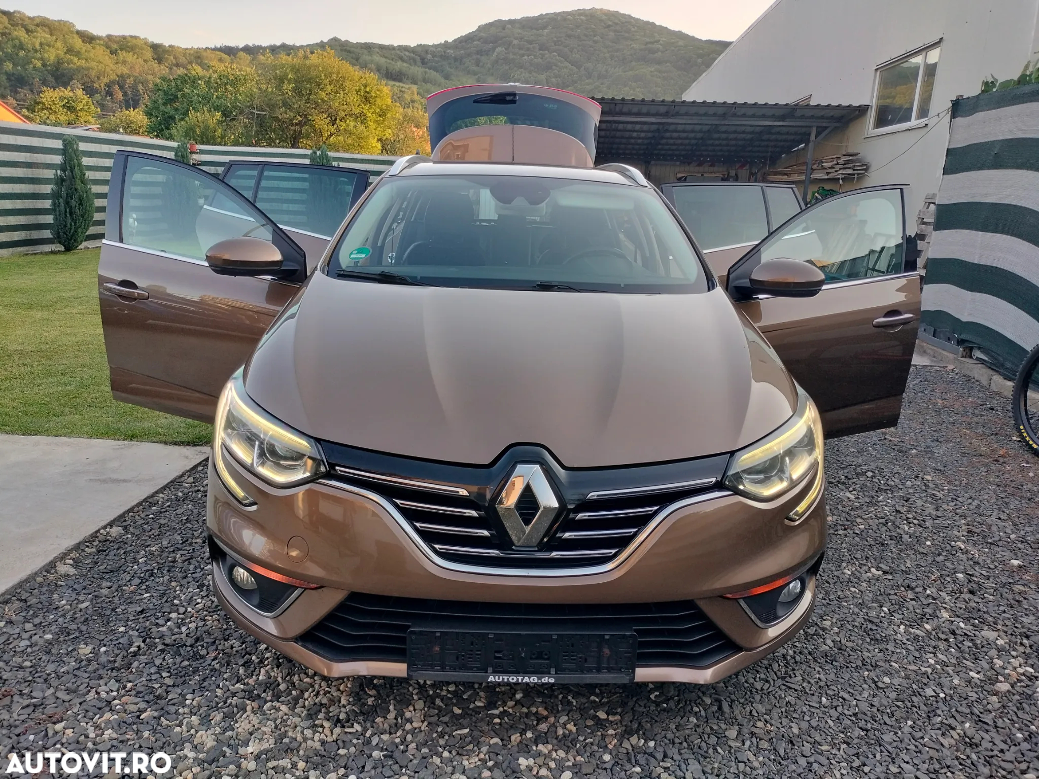 Renault Megane Grandtour ENERGY TCe 130 BUSINESS - 17