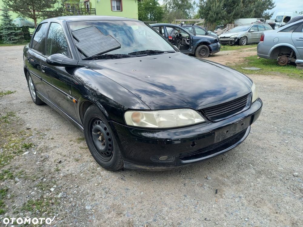 Opel Vecta B lift sedan 99r  silnik 1.8 1.6 16V skrzynia maska zderzak drse - 2