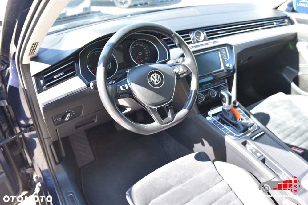 Volkswagen Passat - 15