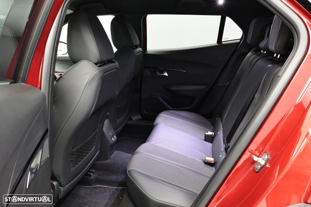 Peugeot 2008 1.2 PureTech GT Line EAT8 - 27