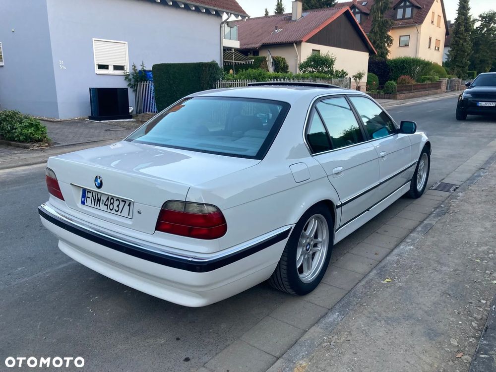 BMW Seria 7 ver-730i-v8 - 3
