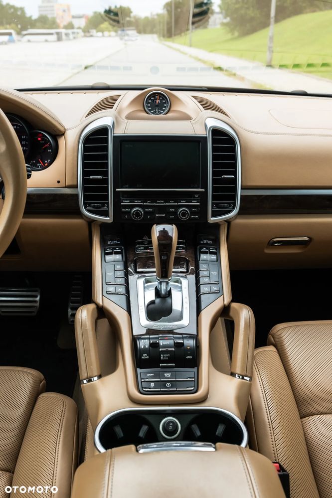 Porsche Cayenne S - 18