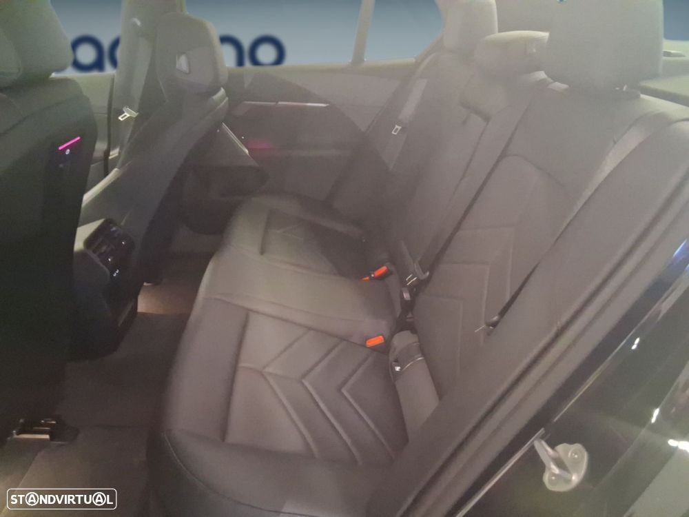 BMW 530 e Pack Desportivo M - 13