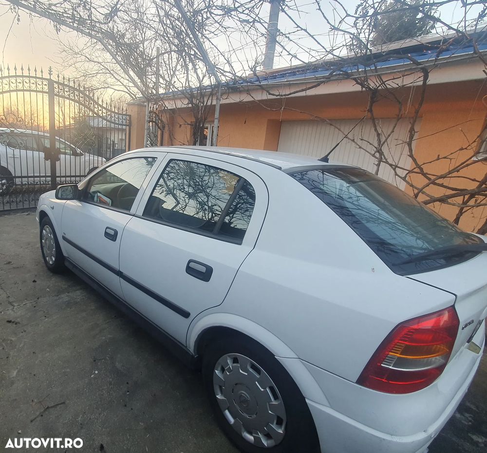 Opel Astra 1.4i Sport - 3