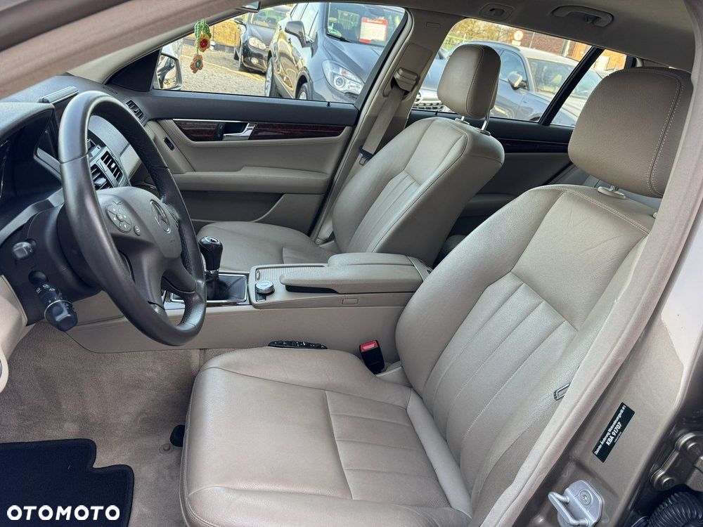 Mercedes-Benz Klasa C - 25