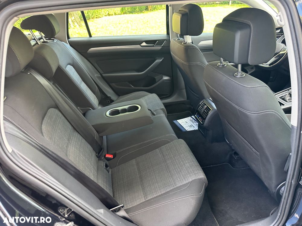 Volkswagen Passat - 33