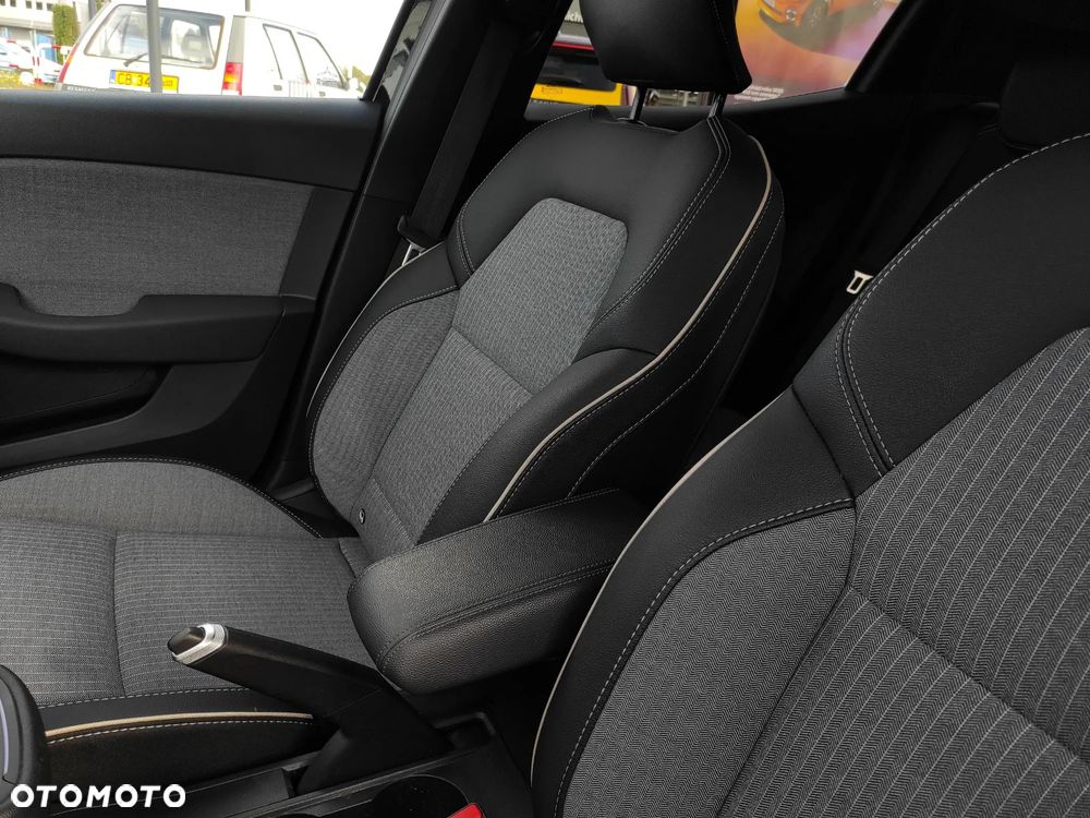 Renault Clio 1.0 TCe Techno - 24