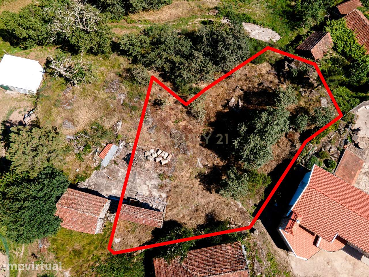 Terreno na aldeia preservada de Fandinhães - Grande imagem: 2/9
