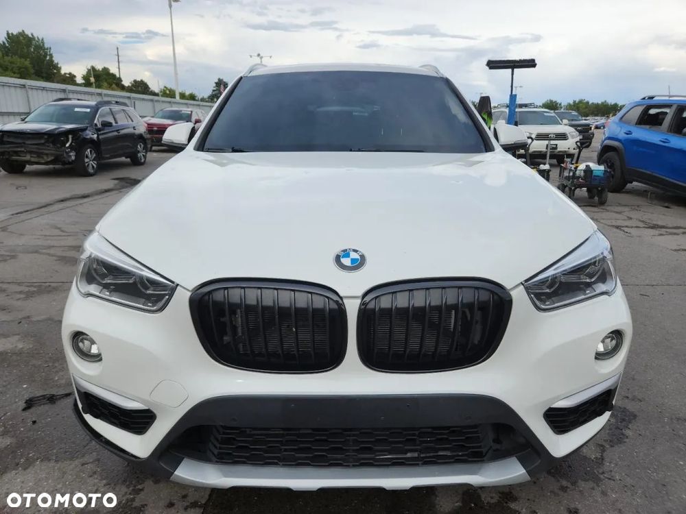 BMW X1 xDrive25i Sport Line - 5