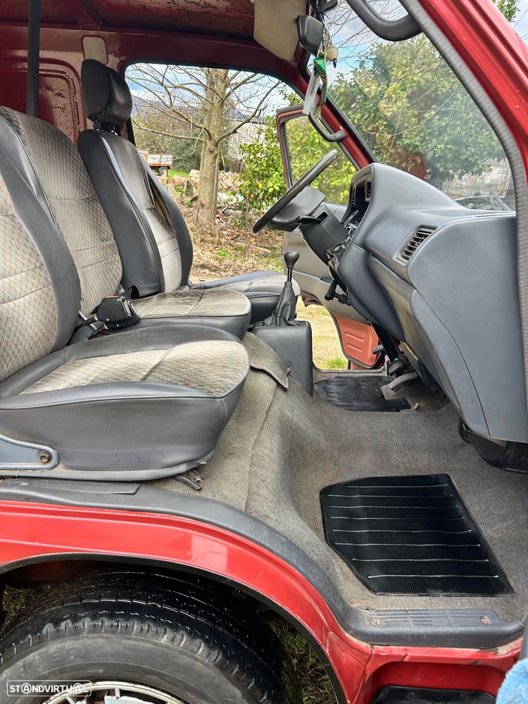 Toyota HiAce 2.4 D LH102L - 8