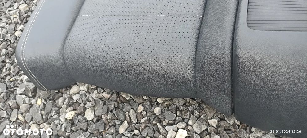 MERCEDES W207 AMG KANAPA TYLNA SKÓRA CZARNA BIAŁA NIĆ - 12
