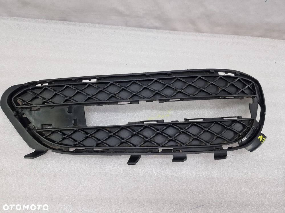 MERCEDES E-KLASSA W212 09- PRAWA KRATKA BOCZNA ZDERZAKA PRZEDNIEGO PRZÓD ( AVANGARDE ) , NR A2128851823 , NR AUKCJI C/138 - 1