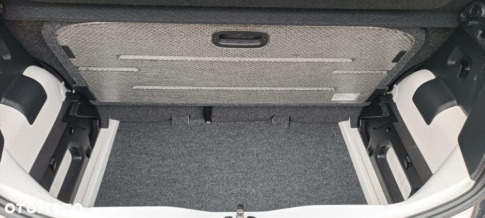 Volkswagen up! move - 18