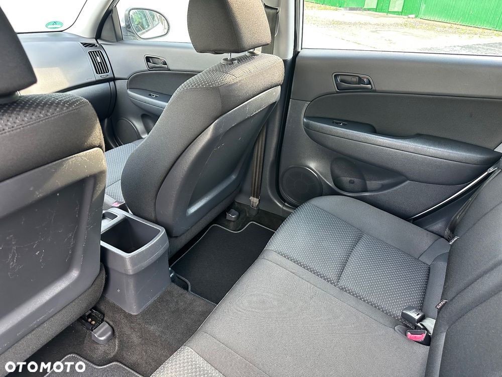 Hyundai i30 1.4 Base + - 8