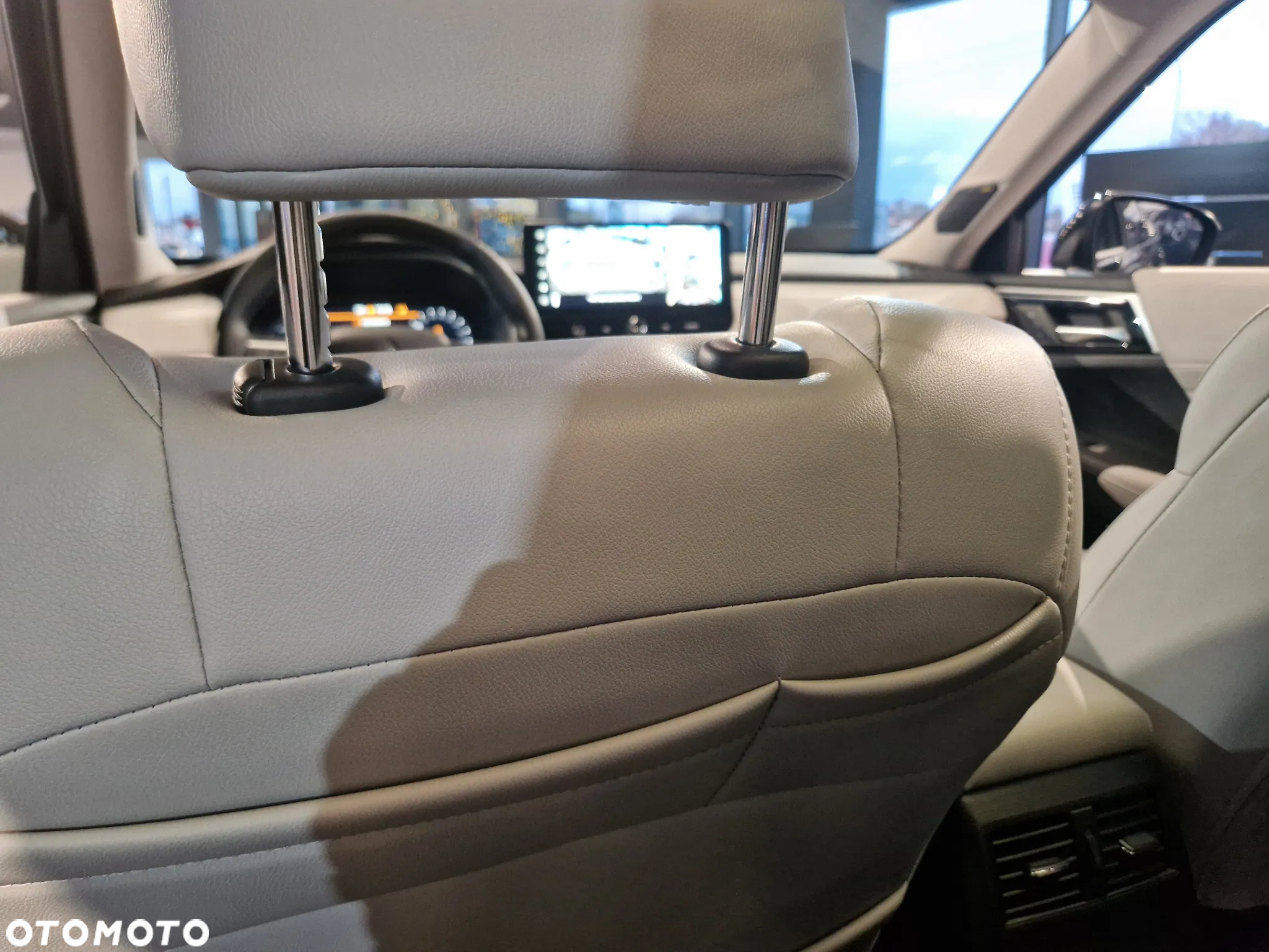 Mitsubishi Outlander - 24
