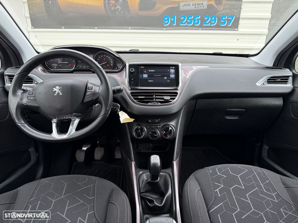 Peugeot 2008 - 8