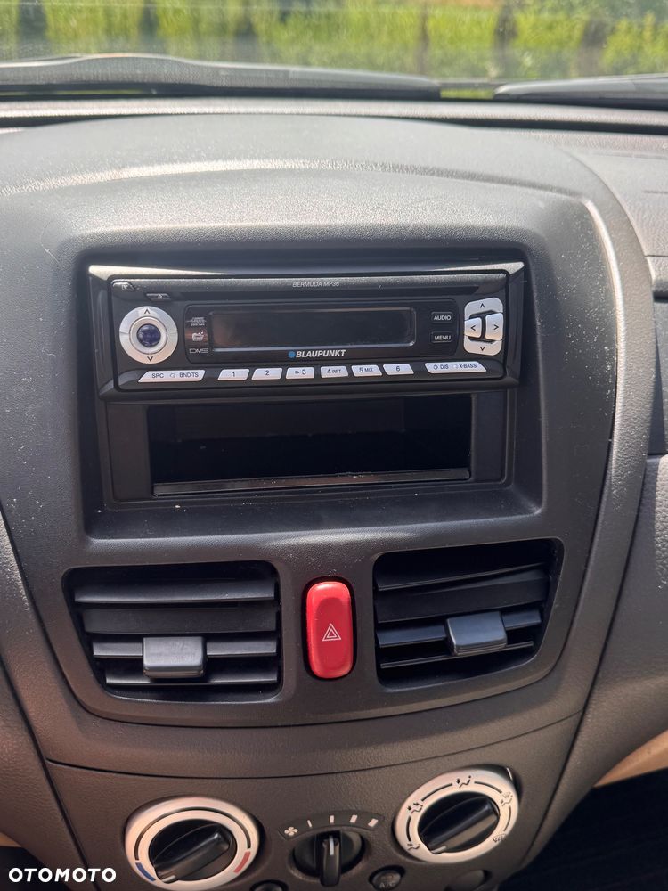 Suzuki Liana 1.6 - 11