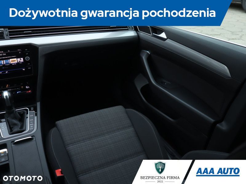 Volkswagen Passat - 10