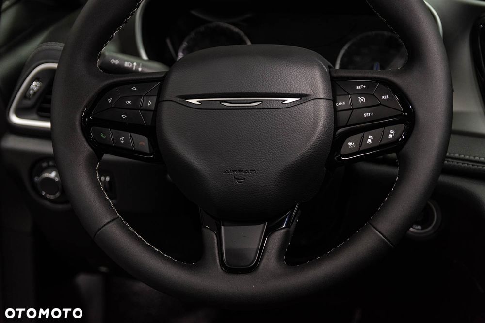 Chrysler Pacifica - 15