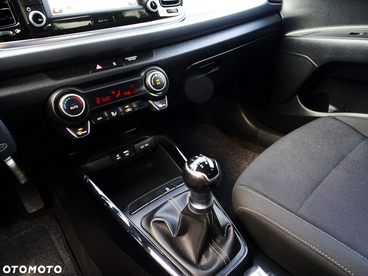 Kia Rio - 34