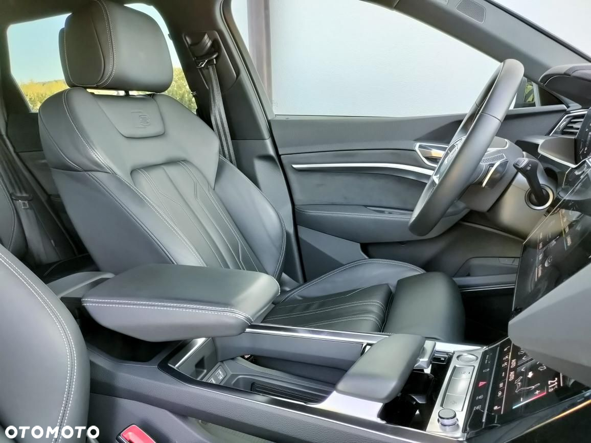 Audi e-tron 55 Quattro S Line - 34