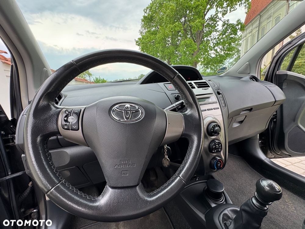 Toyota Yaris - 17