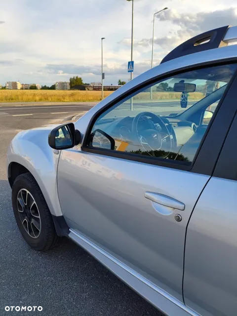 Dacia Duster 1.6 SCe Blackshadow S&S - 12