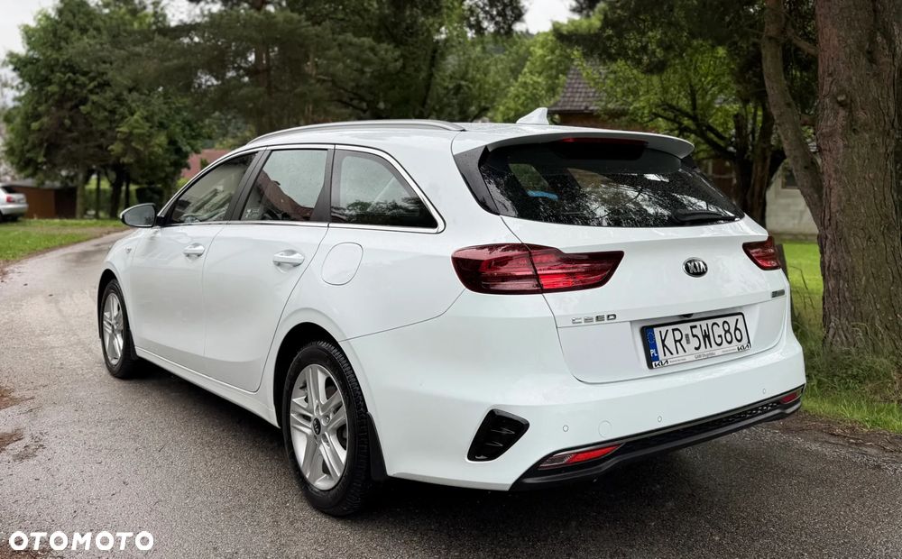 Kia Ceed 1.6 CRDi mHEV L - 10
