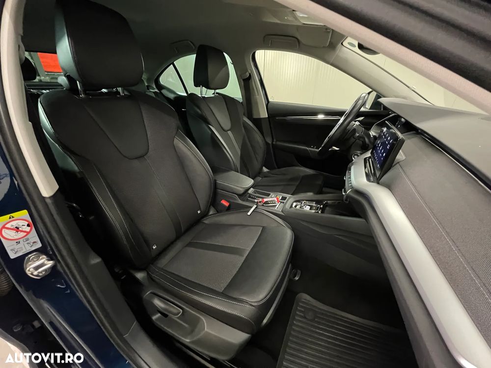 Skoda Octavia 2.0 TDI DSG Style - 11