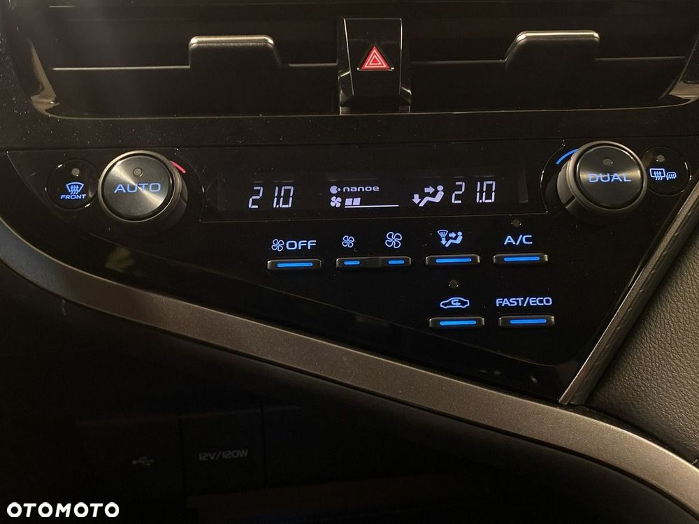 Toyota Camry - 28
