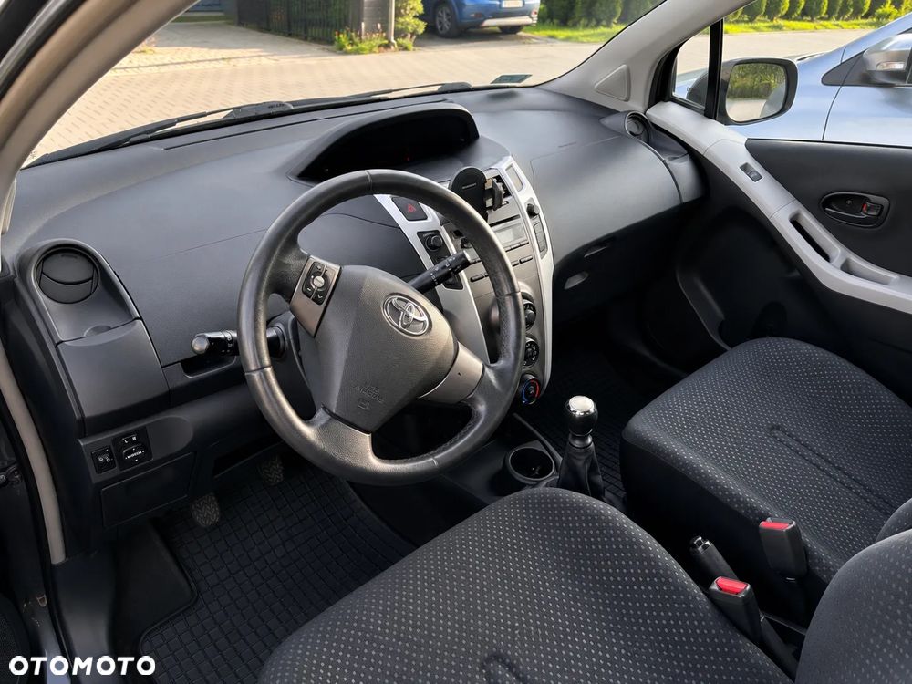 Toyota Yaris - 7