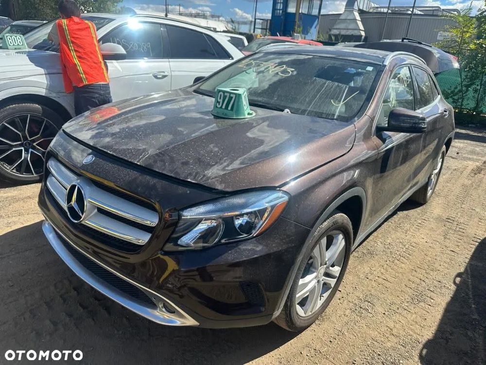Mercedes-Benz GLA 250 4-Matic - 4