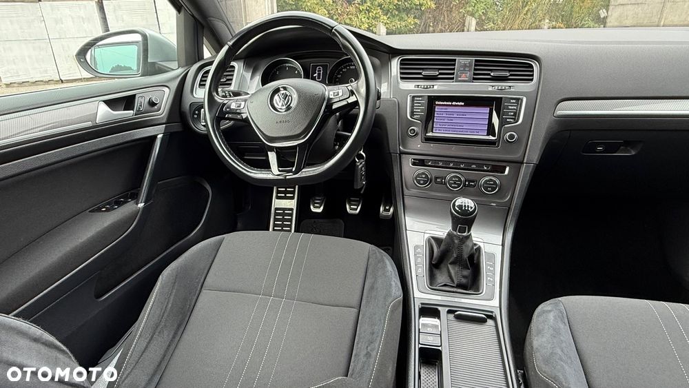 Volkswagen Golf 2.0 BlueTDI 4Motion Highline - 35