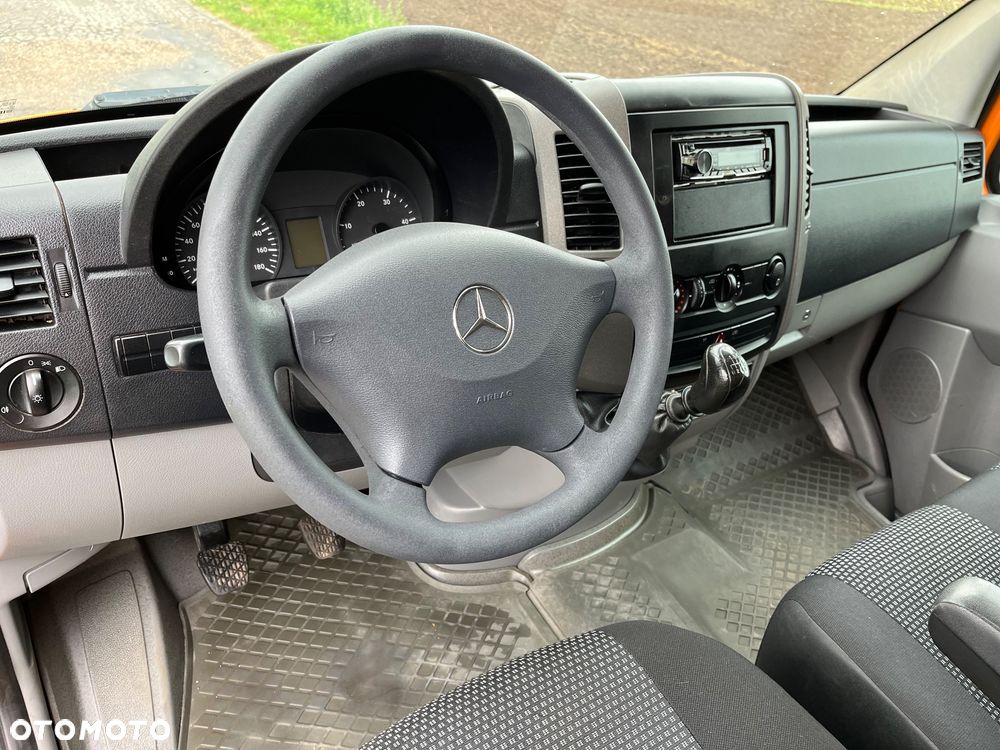 Mercedes-Benz Sprinter - 8