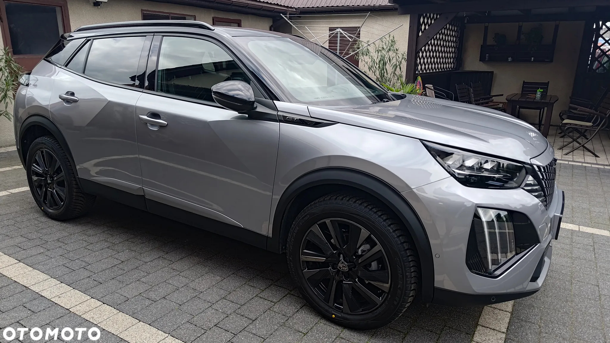 Peugeot 2008 PureTech 130 EAT8 GT - 13