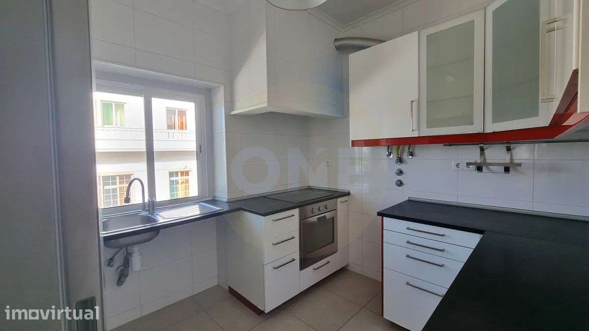 Arrendamento T2 com garagem box Porto Salvo - Grande imagem: 3/37